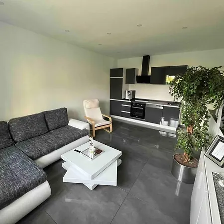 Schoenes 2 Zimmer Apartment An Der Stadt Grenze Mit Klimaanlage Blankenfelde-Mahlow Zewnętrze zdjęcie