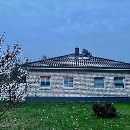 Schoenes 2 Zimmer Apartment An Der Stadt Grenze Mit Klimaanlage Blankenfelde-Mahlow Zewnętrze zdjęcie
